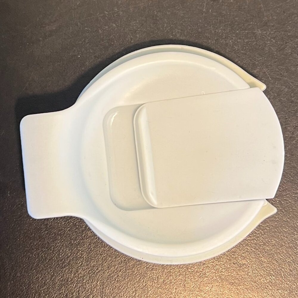 CROFTON White Ceramic Lidded Travel Mug with Mint Green Non-Slip Silicone Bottom - Picture 7 of 11